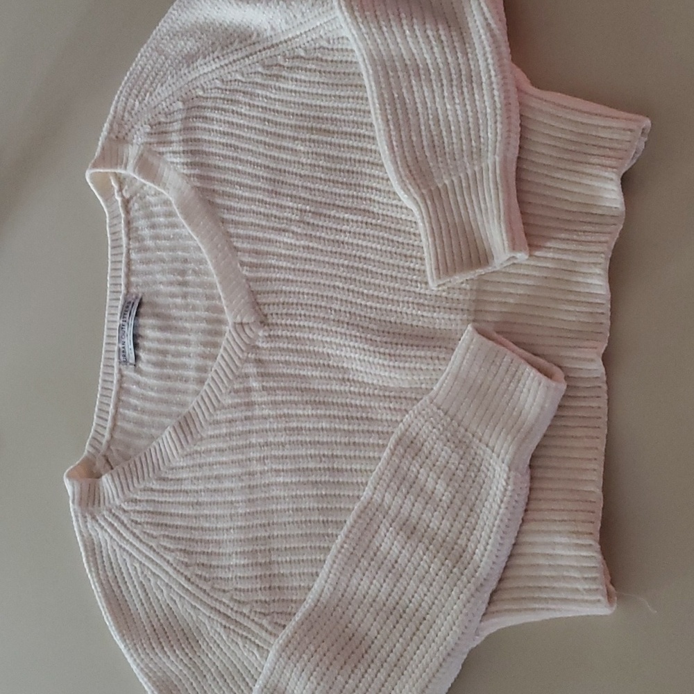 Urban Outfitters ivory/cream cropped vneck sweater size S